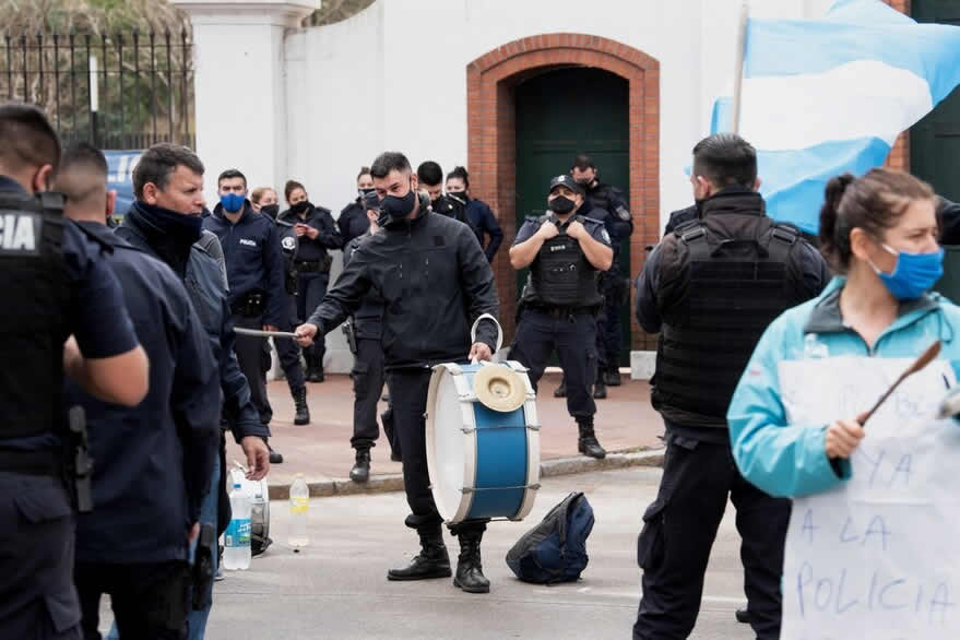 Sancionan a más de 550 policías bonaerenses ante la amenaza de protestas