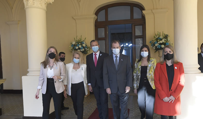 Para Bordet es prioritario defender las fuentes de trabajo y cuidar la salud de la población