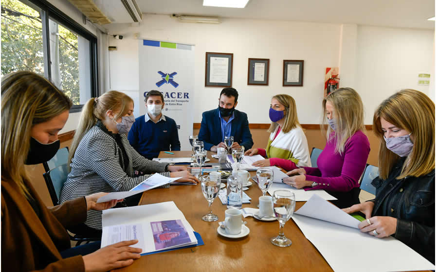 La Vicegobernación promueve la incorporación de mujeres en el transporte de cargas