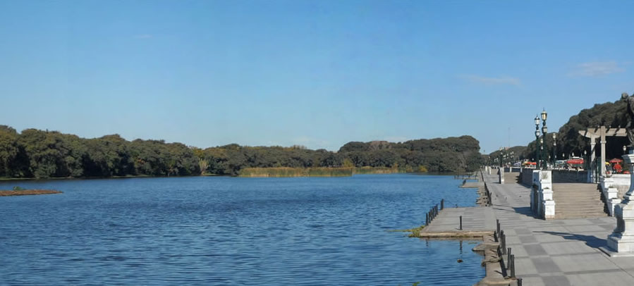 Hoy miles de porteñas y porteños realizamos una bicicleteada por la ciudad y abrazamos la Costanera Sur para rechazar la propuesta del gobierno de la Ciudad y el grupo IRSA de construcción de megatorres en plena Costanera.