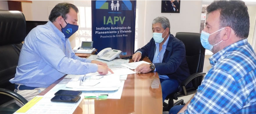 Autoridades del IAVP y de Uocra abordaron la política habitacional