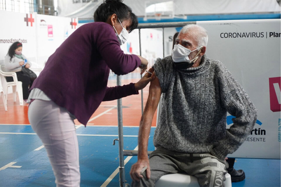 Sigue bajando la ocupación de camas de terapia intensiva