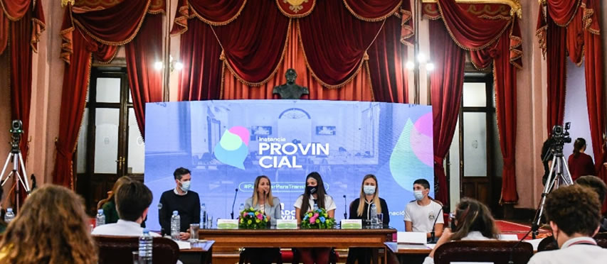 Stratta: «Es un orgullo como vicegobernadora haber tenido la posibilidad de verlos participar para transformar»