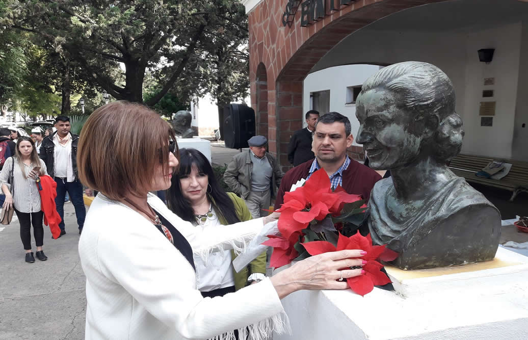 Se realizó un homenaje a Eva Perón por el 103° aniversario de su natalicio