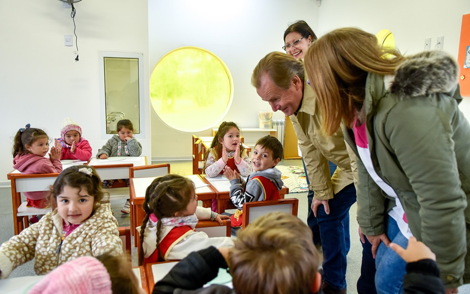 Bordet inauguró obras educativas y volvió a plantear alternativas sobre el gasoil