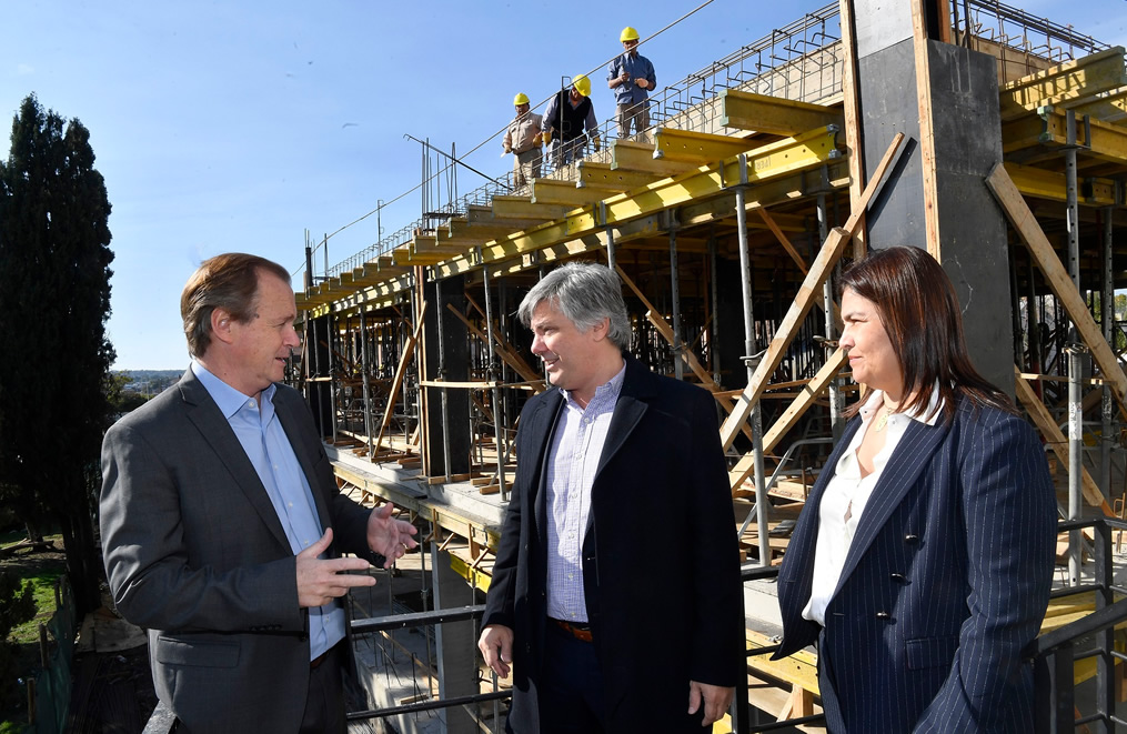 Bordet recorrió las nuevas oficinas que construye el Instituto del Seguro en el CPC