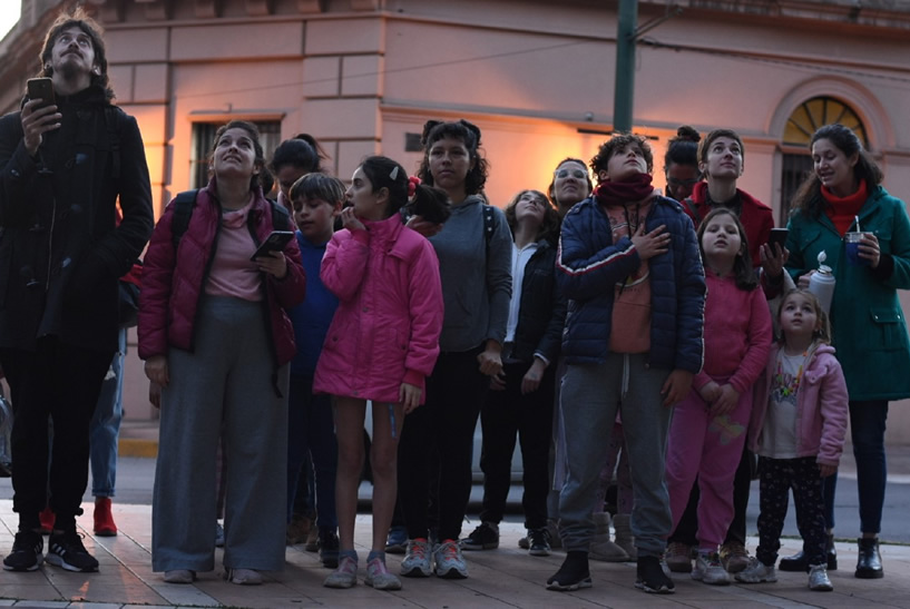 Catamarán del amor y experiencias interactivas al aire libre en el Encuentro Entrerriano de Teatro