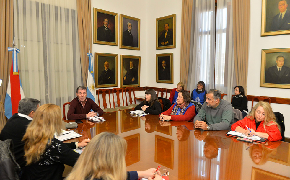 La provincia adelantará otro 10 por ciento de aumento a estatales y docentes a cuenta de paritarias