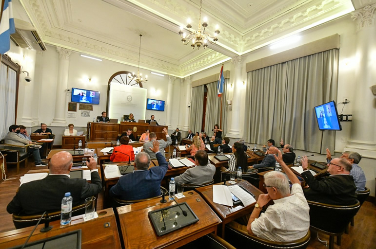 El Senado tratará en comisión el proyecto de Presupuesto para el 2023 y dio Acuerdo Constitucional para la designación de cuatro jueces