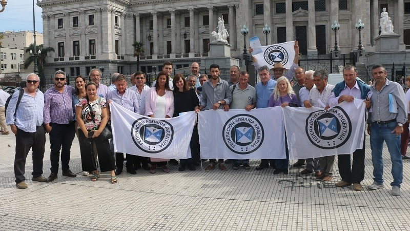 Elvio Guía: “El productor necesita dinero en el bolsillo, no anuncios que jamás se cumplen”