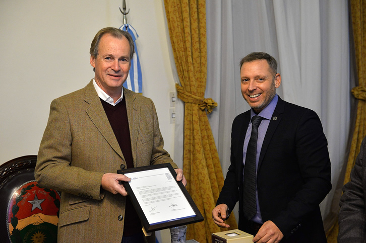 Bordet recibió un reconocimiento por su accionar contra la discriminación y el antisemitismo