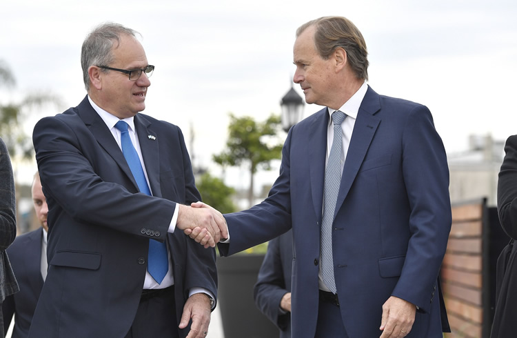 Junto al embajador de Israel, Bordet inauguró el paseo Ben Gurión en Villaguay