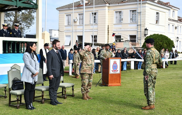 EL INTENDENTE AZCUÉ PARTICIPÓ DEL ACTO POR EL DÍA DEL EJÉRCITO ARGENTINO