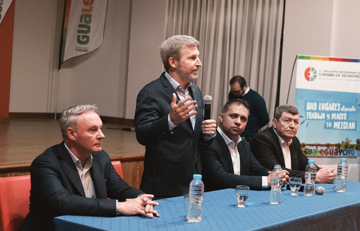 Frigerio entregó 250 escrituras a adjudicatarios del IAPV en Gualeguaychú