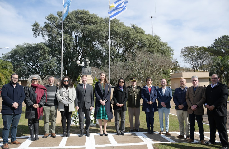 AZCUÉ PARTICIPÓ DEL ACTO CONMEMORATIVO POR LA DECLARATORIA DE INDEPENDENCIA DE LA REPÚBLICA ORIENTAL DEL URUGUAY