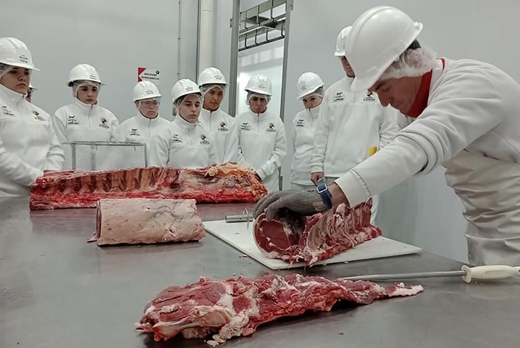 Se inicia un ciclo de formación en la Escuela de Carniceros en Gualeguaychú