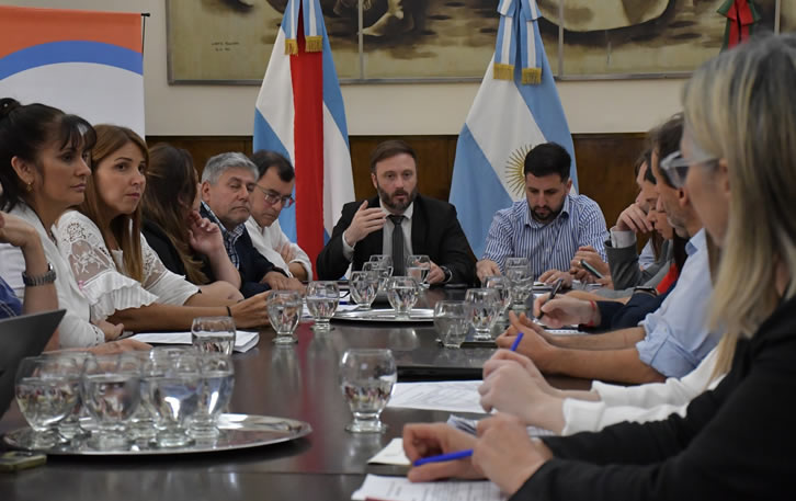 EL INTENDENTE AZCUÉ ENCABEZÓ UN ENCUENTRO PARA DEBATIR EN TORNO A LA LEY PROVINCIAL DE ECONOMÍA DEL CONOCIMIENTO   