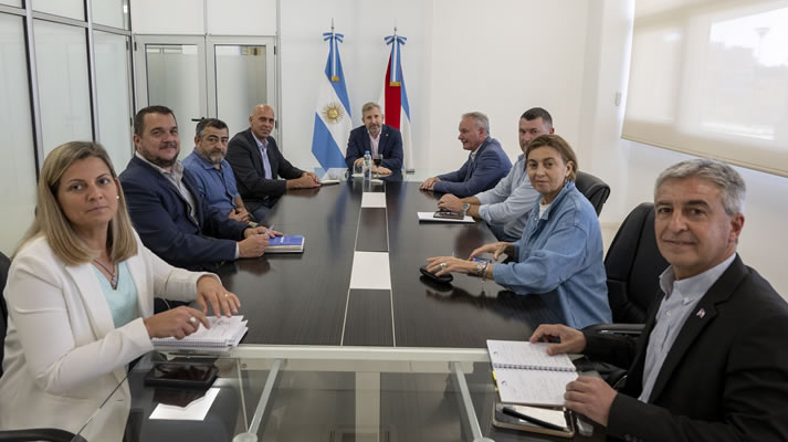 Frigerio se reunió con los intendentes del área metropolitana de Paraná por el boleto estudiantil